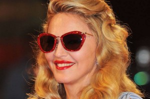 madonna-sunglasses-red-frames